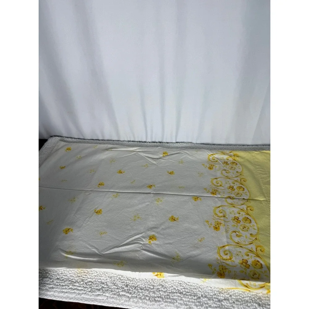 Vintage‎ Yellow Floral Scroll Pillowcases Set of 2 Queen Damask Luxury